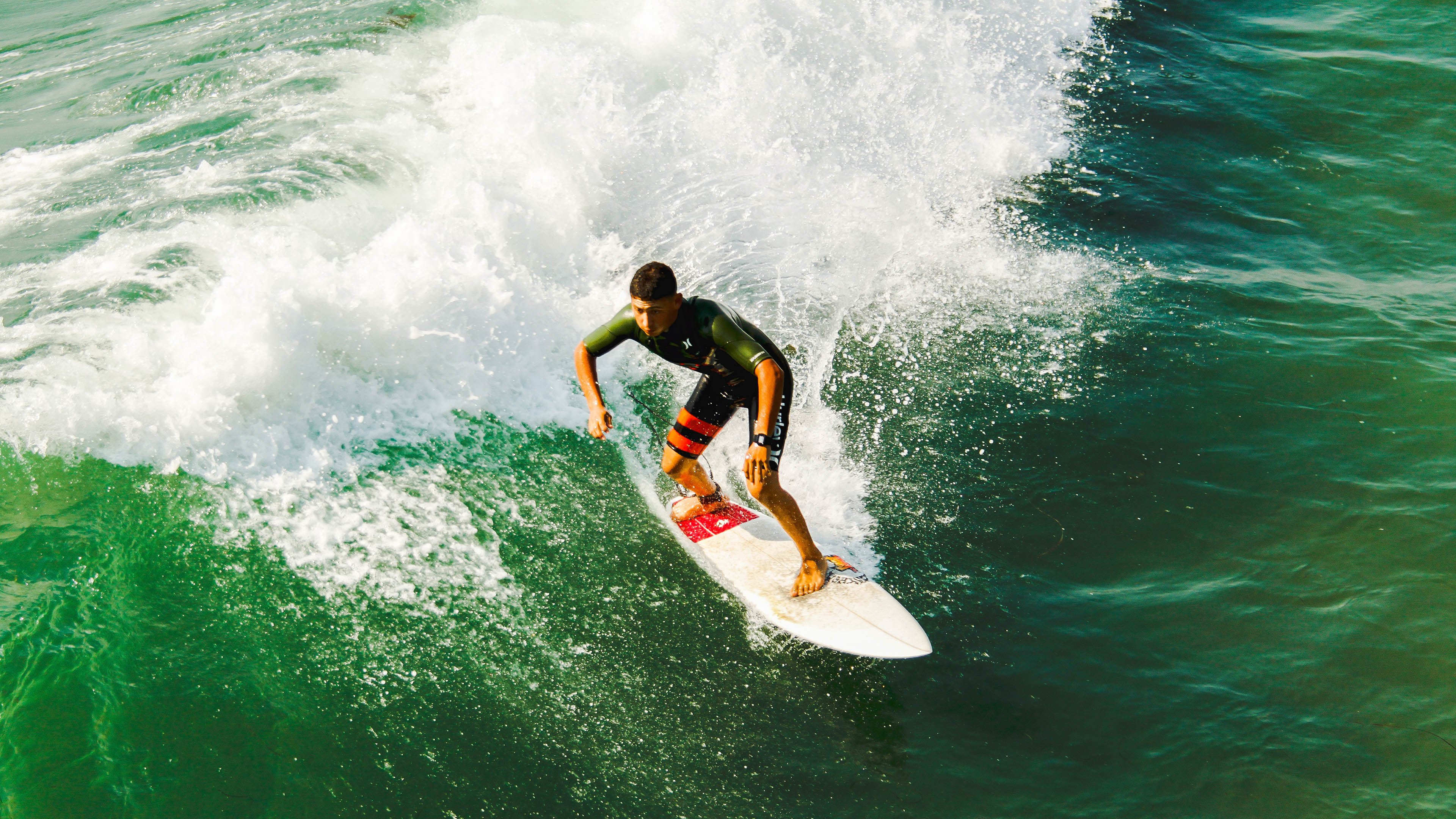 出发滑行段速度控制成优势,发生滑行时轮轨间